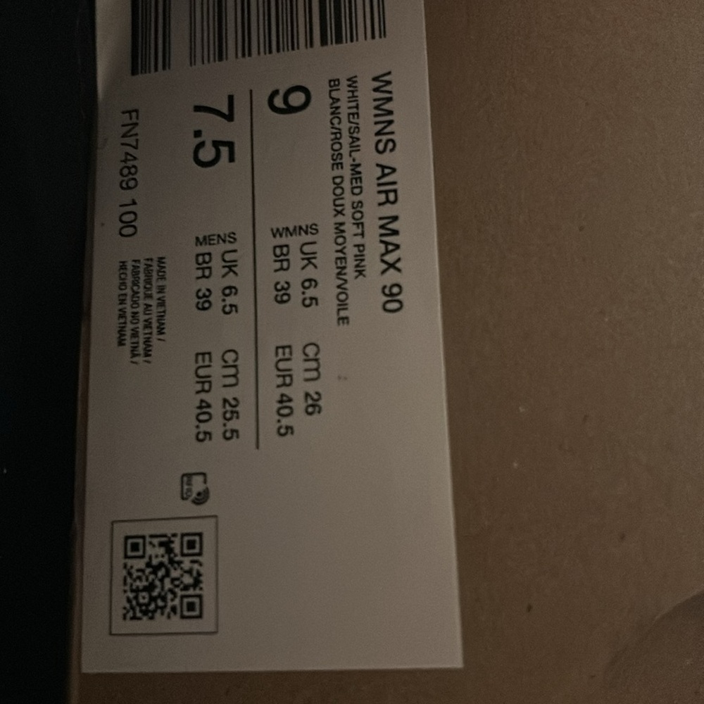 Nike Women’s Air Max 90